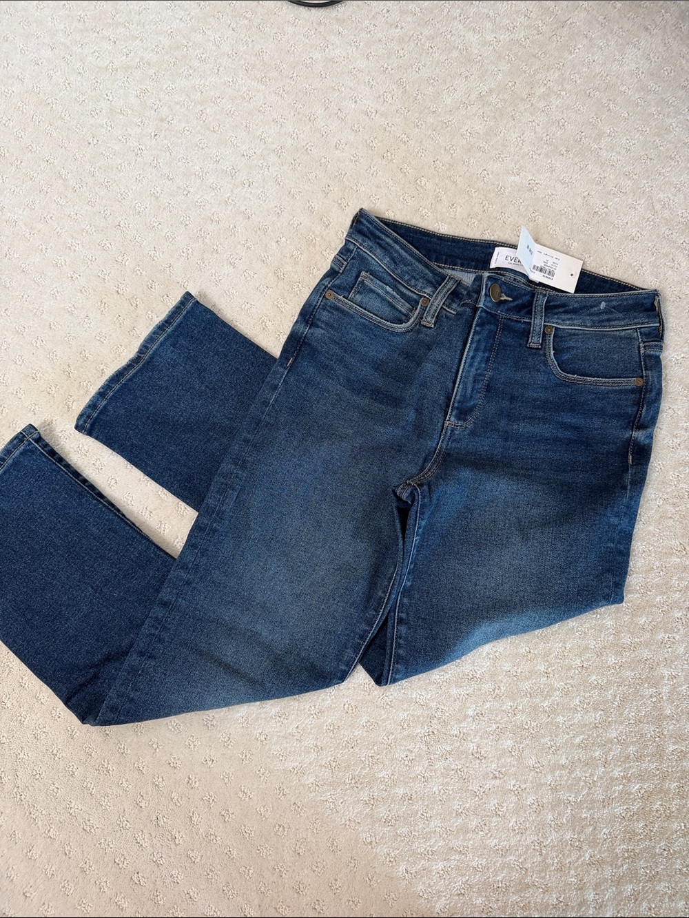 Evereve Women's High-Rise Straight Jeans in Blue Wash